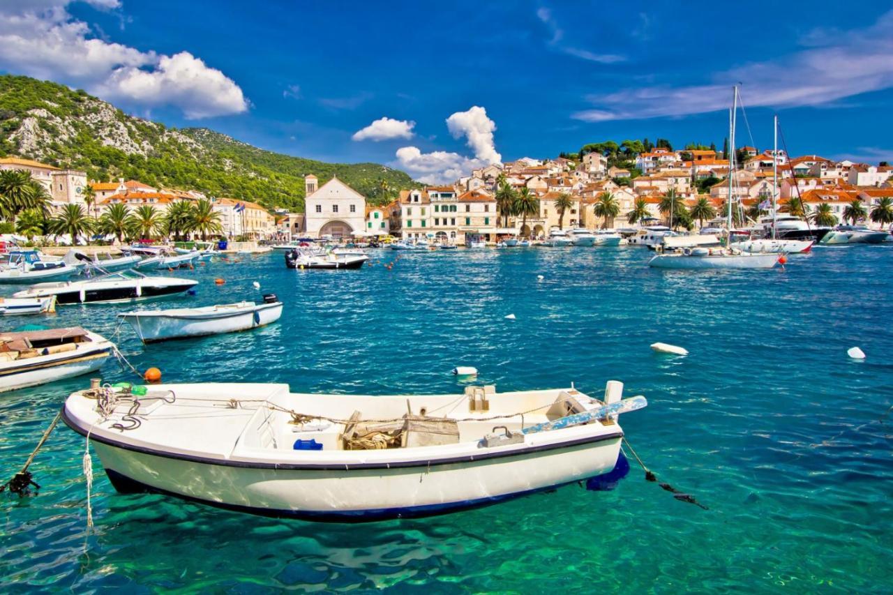 In With Sea View, Balcony, Air Conditioning, Wi-fi * Hvar Town