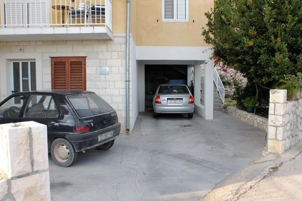 Apartment In With Sea View, Balcony, Air Conditioning, Wi-fi